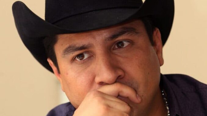 eeuu-cancela-visa-de-trabajo-a-julion-alvarez-696x464.jpg