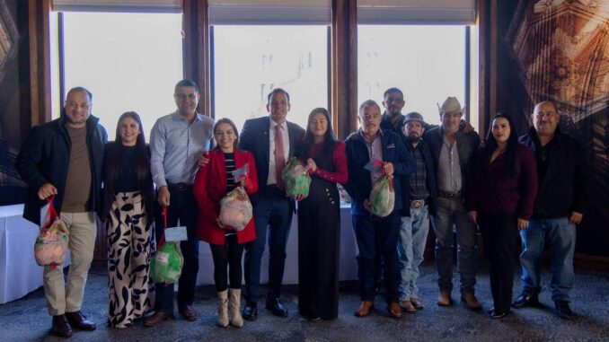 reconoce-marco-bonilla-a-autoridades-de-la-zona-rural-por-trabajar-juntos-por-las-familias.jpeg Reconoce Marco Bonilla a autoridades de la zona rural por trabajar juntos por las familias