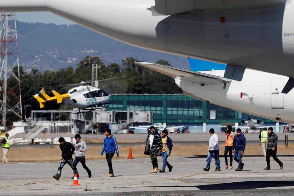 EE.UU. adquiere seis aviones para tener flota propia para deportaciones: The Washington Post