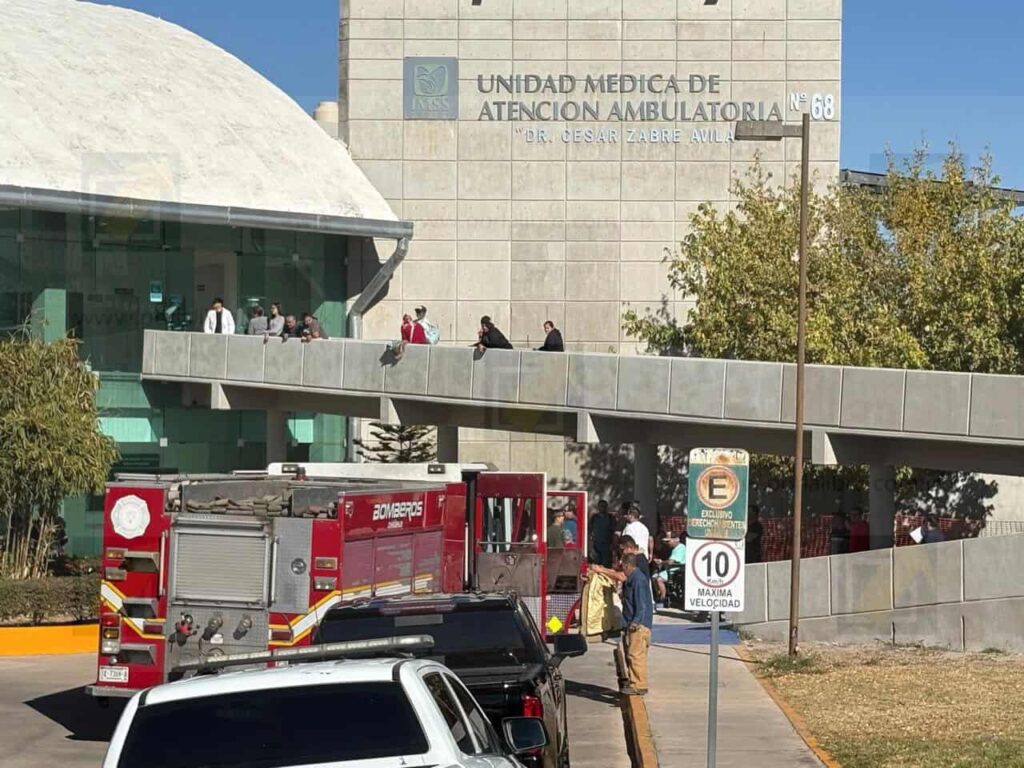 Conato de incendio provoca evacuación total en clínica del IMSS en avenida Ocampo