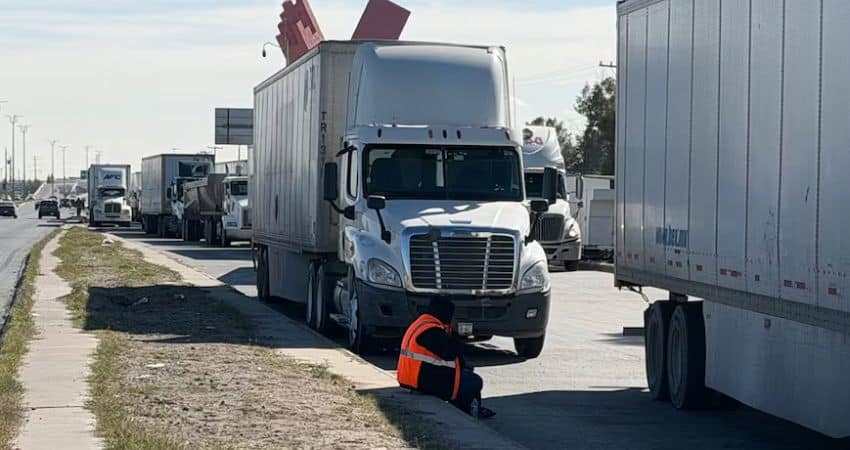 Agricultores levantan bloqueos y reabren puentes internacionales en Ciudad Juárez