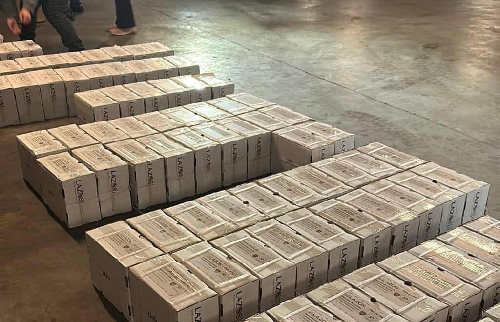 Distribuye Secretaría de Hacienda placas metálicas a las recaudaciones de Juárez y Chihuahua