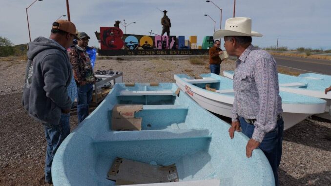 Arturo Zubía entrega embarcaciones y apoyos a pescadores en La Boquilla y Valle de Zaragoza