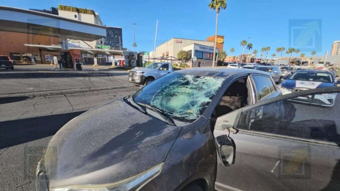 adolescente-resulta-herido-tras-ser-arrollado-al-intentar-cruzar-la-lateral-del-periferico.jpeg Adolescente resulta herido tras ser arrollado al intentar cruzar la lateral del Periférico