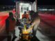 Adulto mayor en estado de ebriedad choca contra tráiler en la carretera a Cuauhtémoc
