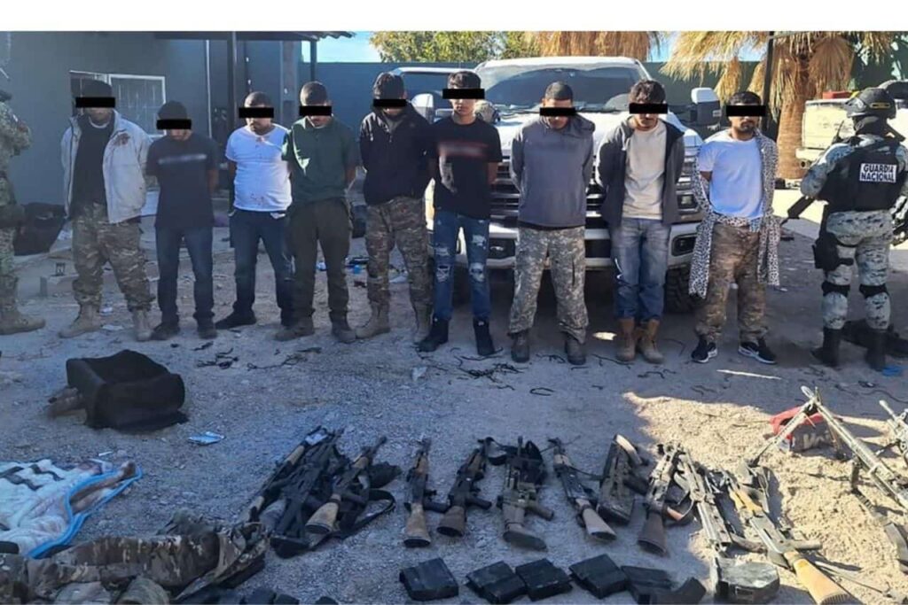 Federales detienen a líder de «Los Cabrera» y 10 más; aseguran armamento y artefactos explosivos