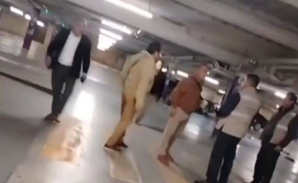 Funcionario del Edomex y diputado ebrio causan destrozos en plaza de Metepec