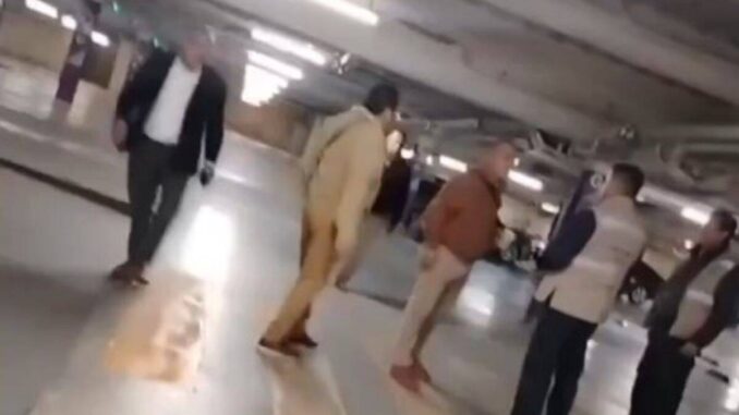 funcionario-del-edomex-y-diputado-ebrio-causan-destrozos-en-plaza-de-metepec.jpg Funcionario del Edomex y diputado ebrio causan destrozos en plaza de Metepec