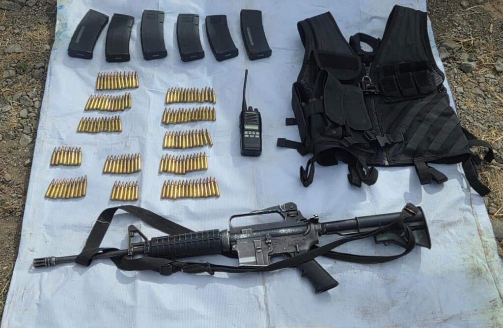 Célula BOII detiene a hombre con arma y más de 100 cartuchos