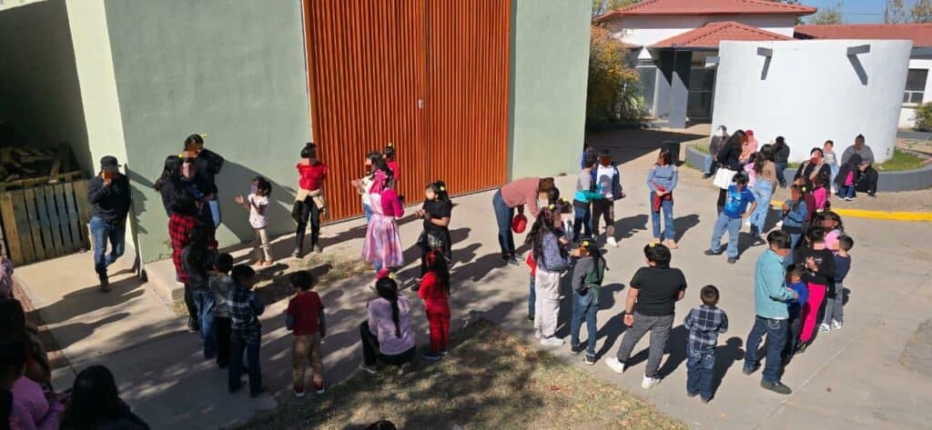 La Comisión de Atención Víctimas en Nuevo Casas Grandes realiza “Encuentro Navideño 2025” para familias