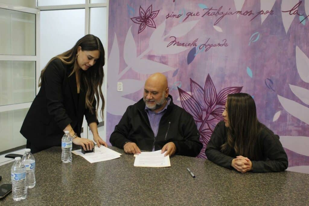 Firman CEJUM y CECATI 212 convenio para impulsar la educación de las mujeres