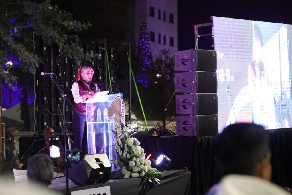 Brenda Ríos rinde su Primer Informe Legislativo en Plaza de Armas