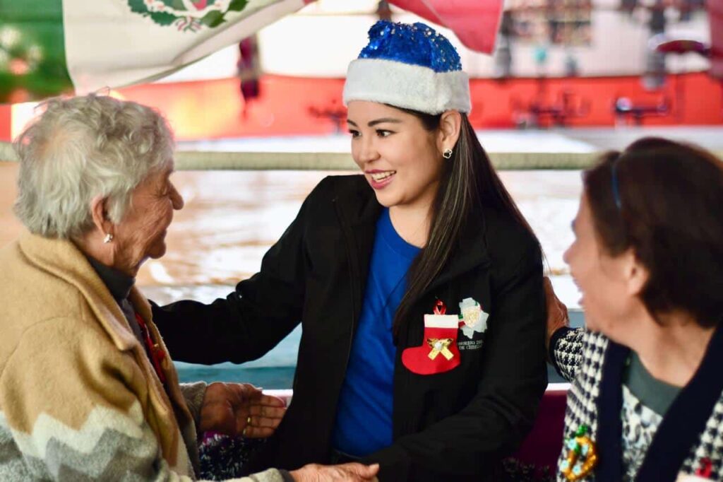 Nancy “La China” Frías lleva posadas navideñas a cinco colonias de Chihuahua capital