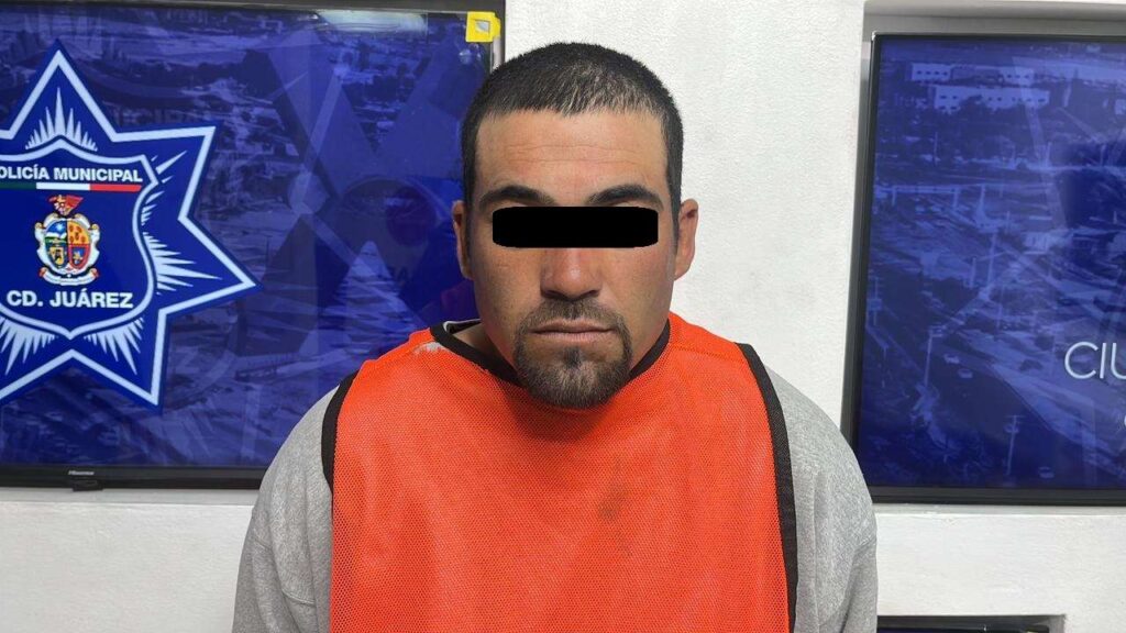 Amenaza a su esposa con una pistola; lo detienen