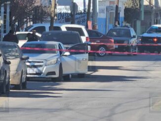 Ejecutan a hombre a balazos frente a la vivienda de su pareja en la colonia Los Pinos