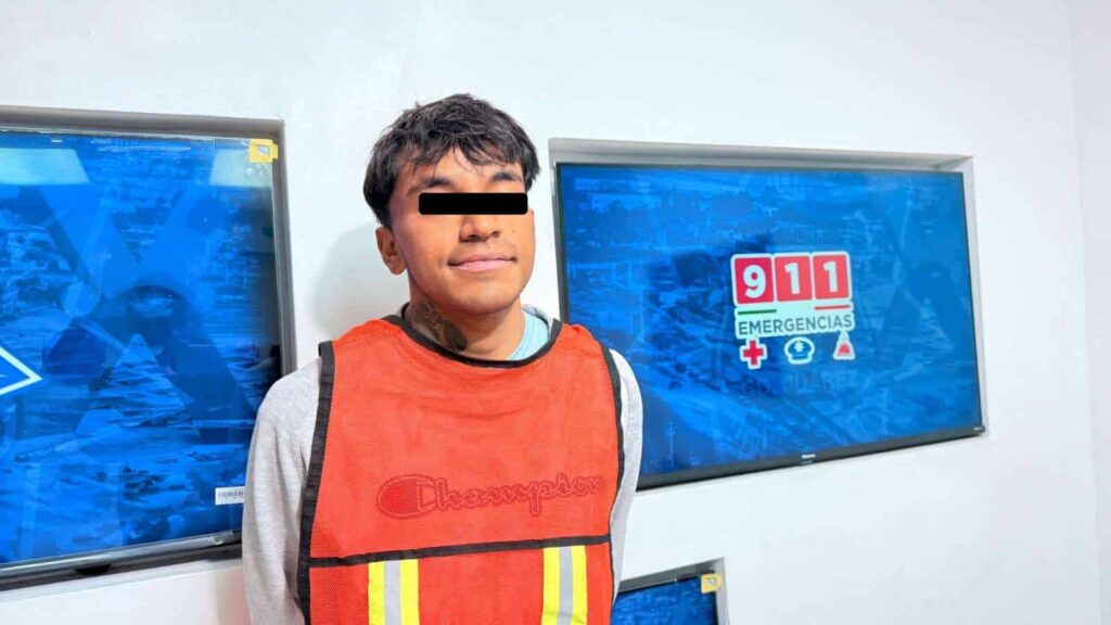 Detienen a 3 por intento de asalto en tienda de conveniencia