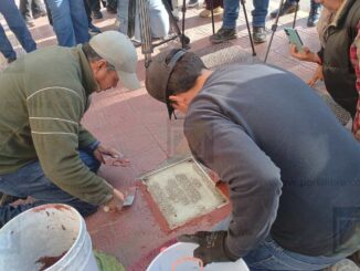 Rinden homenaje en memoria de Marisela Escobedo frente a Palacio de Gobierno