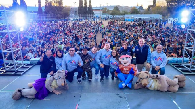mas-de-2-mil-chihuahuenses-del-sur-disfrutan-mega-posada-organizada-por-marco-bonilla-y-regidores.jpeg Más de 2 mil chihuahuenses del sur disfrutan Mega Posada organizada por Marco Bonilla y regidores
