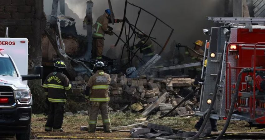 Se desploma avioneta en Toluca; presumen 10 muertos