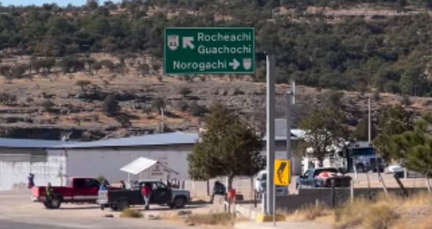 Encontronazo en tramo Guachochi-Rocheachi deja dos jóvenes fallecidas y un herido