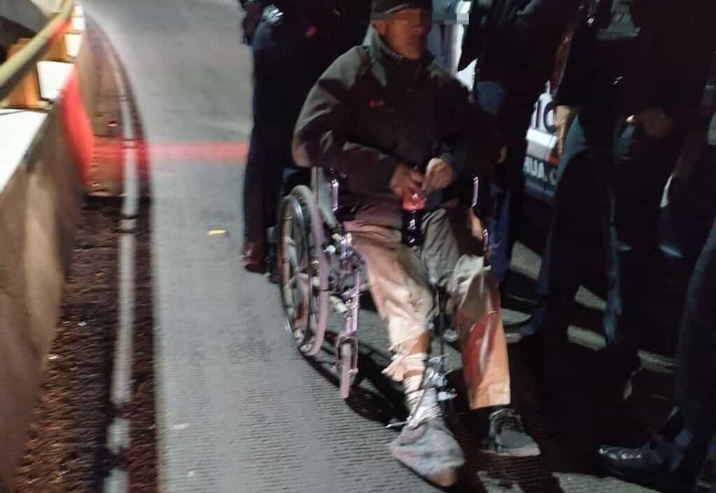 Agente municipal evita tragedia en puente tras rescatar a hombre en silla de ruedas