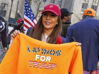 Uno de cada tres votantes latinos que apoyó a Donald Trump se arrepiente de su decisión