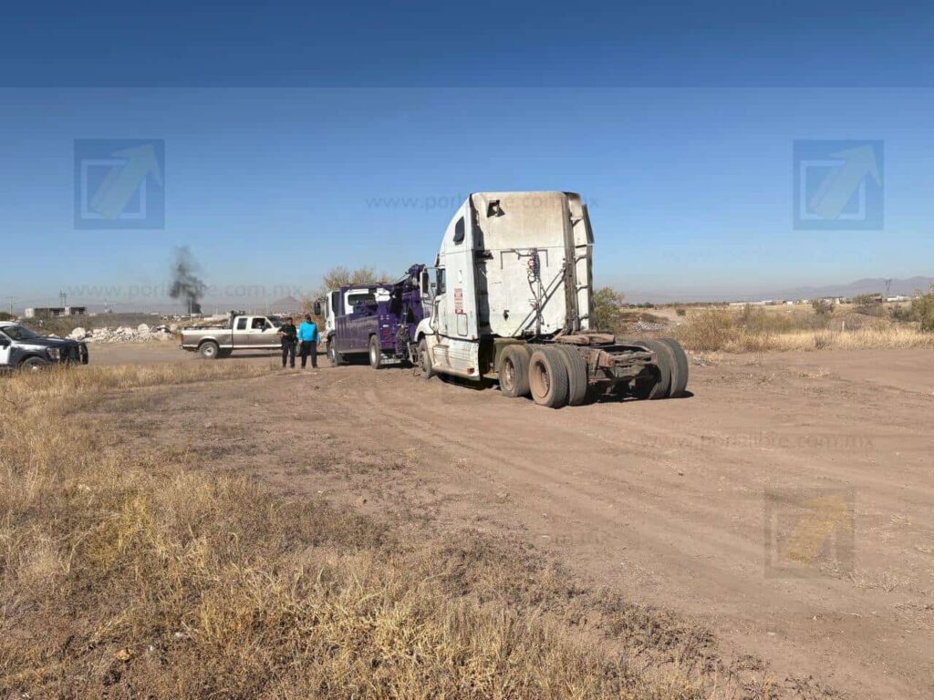 Tractocamión robado en Juárez es recuperado por policías municipales