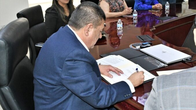 firman-fiscal-general-y-cejum-convenio-de-colaboracion-con-el-instituto-municipal-de-prevencion-y-atencion-a-la-salud.jpg Firman Fiscal General y CEJUM convenio de colaboración con el Instituto Municipal de Prevención y Atención a la Salud