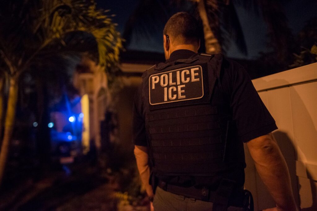 Renuncia Todd Lyons, jefe interino del ICE y supervisor del plan de deportación masiva de Trump