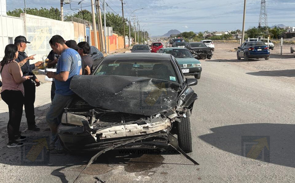 Choque frontal deja dos lesionados en la colonia Nuevo Triunfo