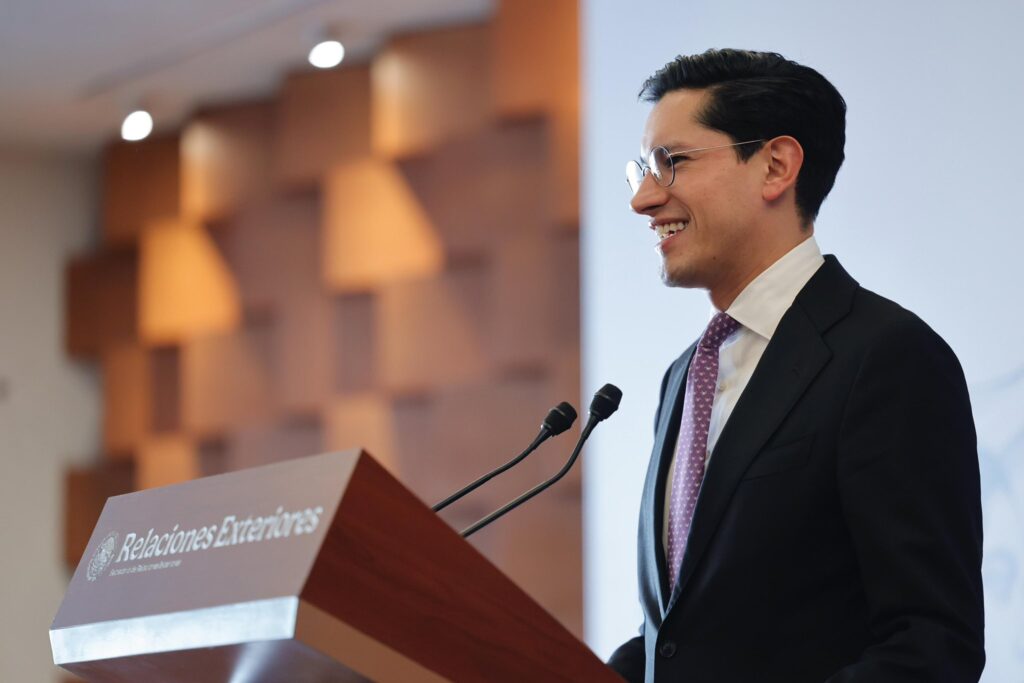 Roberto Velasco viaja a Bruselas, previo a ratificación del acuerdo México-UE