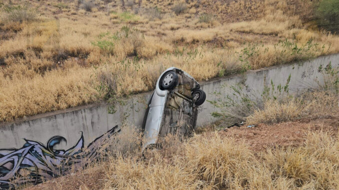 otro-mas-pierde-el-control-y-termina-en-arroyo-sobre-la-carretera-chihuahua-aldama.jpeg Otro más … Pierde el control y termina en arroyo sobre la carretera Chihuahua–Aldama