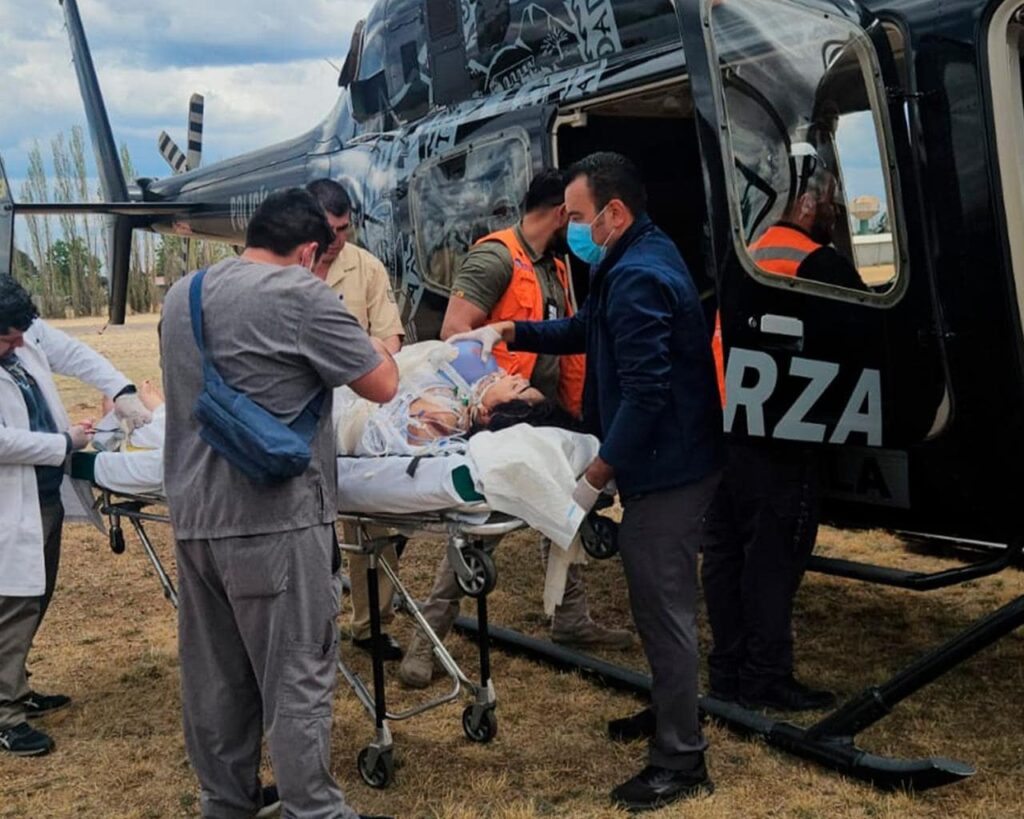 Trasladan a paciente desde Guachochi a la capital