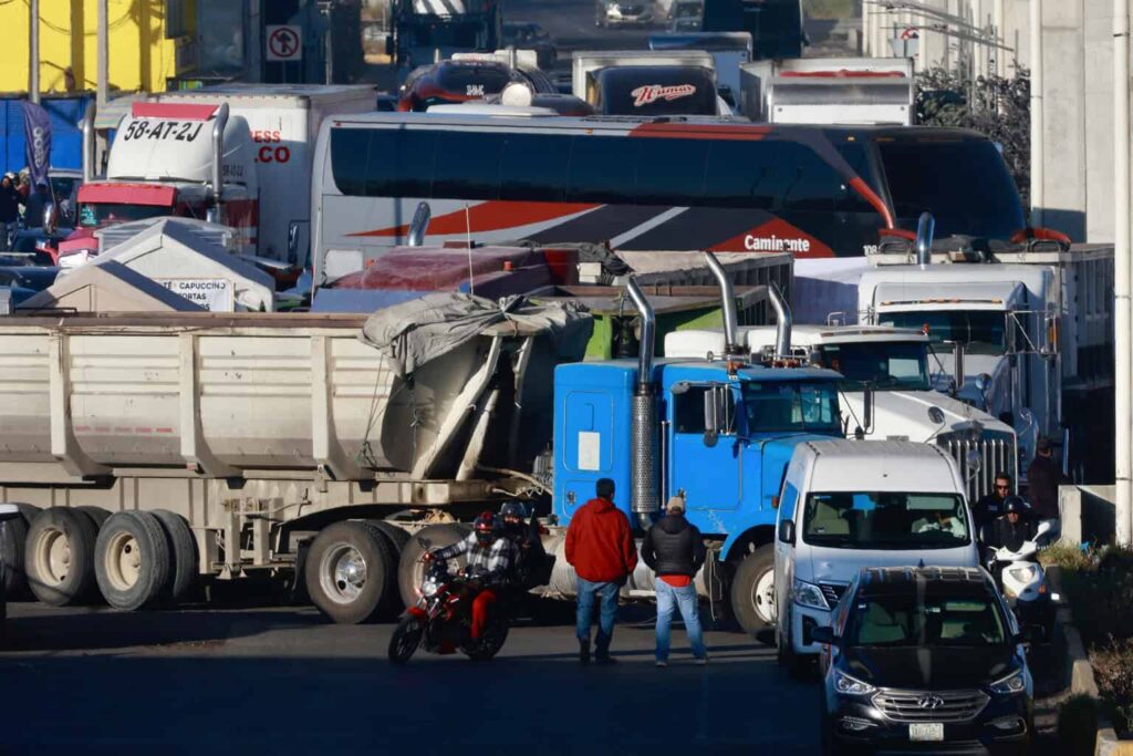 Transportistas y agricultores confirman paro nacional este 6 de abril
