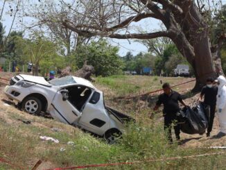 Volcadura de una camioneta en Guerrero deja 5 personas muertas y 8 más heridas