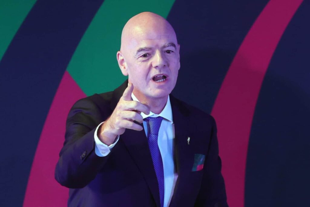 Infantino asegura la participación de Irán