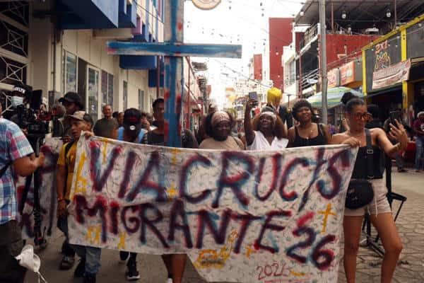 Realizan el ‘Viacrucis migrante’ para visibilizar la crisis en el sur de México