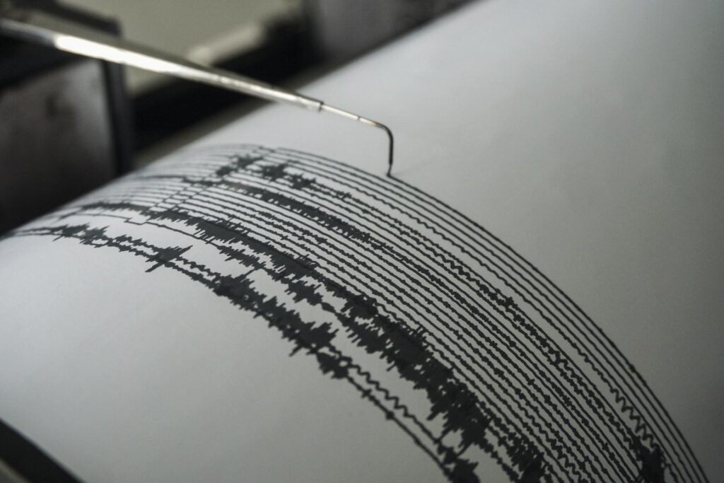 Universidades de México y Japón instalan instrumentos sísmicos frente a costa de Oaxaca