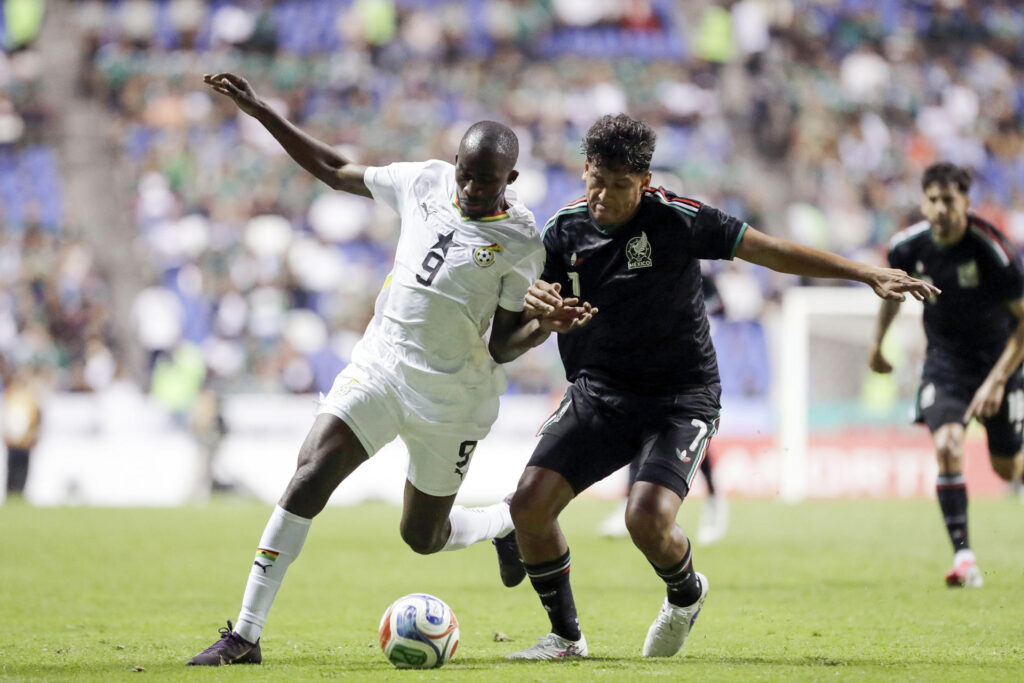 México vence 2-0 en juego amistoso a Ghana