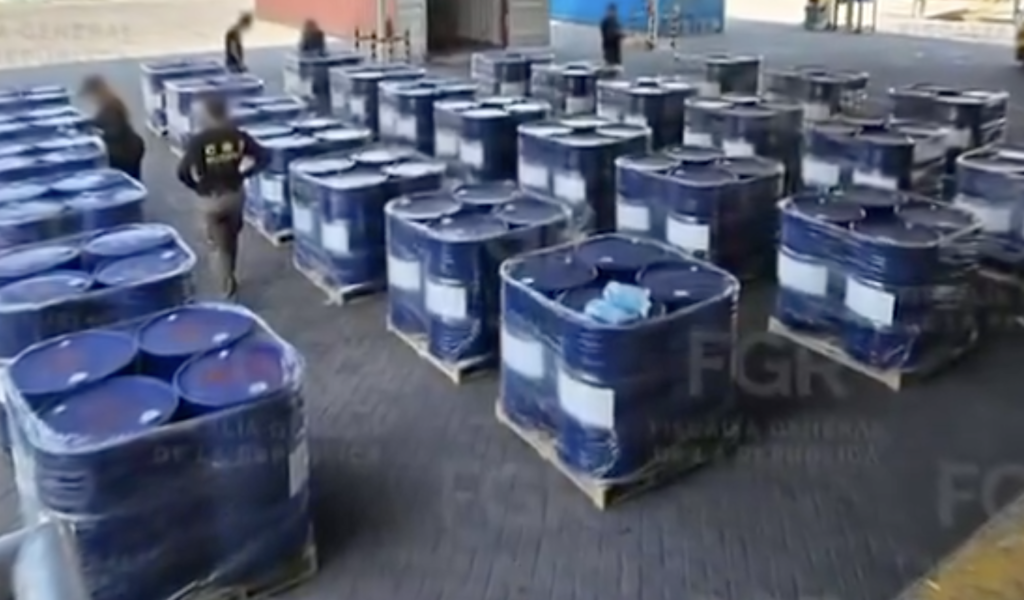 Decomisan 54 mil litros de sustancias químicas en Manzanillo