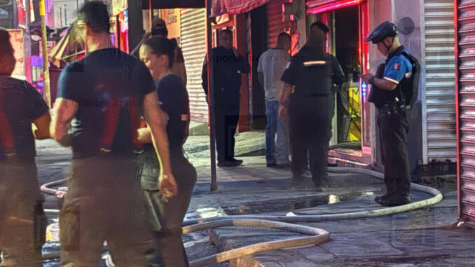 movilizacion-de-emergencia-por-incendio-en-carniceria-de-la-zona-centro.jpeg Movilización de emergencia por incendio en carnicería de la zona centro