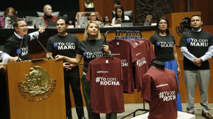 Invitan a senadores de Morena a ponerse la playera “#Yo con Rocha”; nadie se la quiso poner
